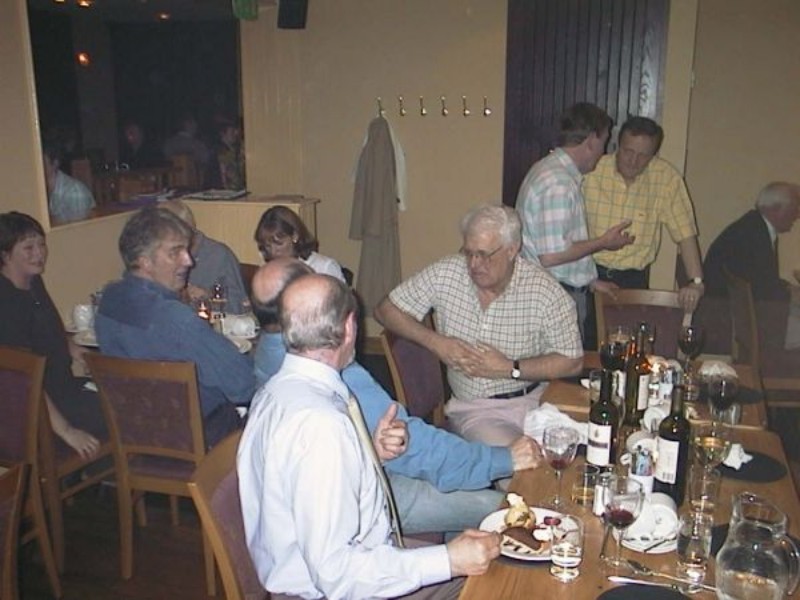 ../Images/happy diners.jpg